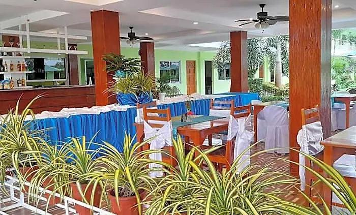 Отель Camotes Tourist 3*